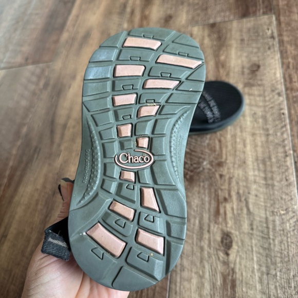 Chaco black sporty waterproof sandals youth size 1 - Picture 9 of 9